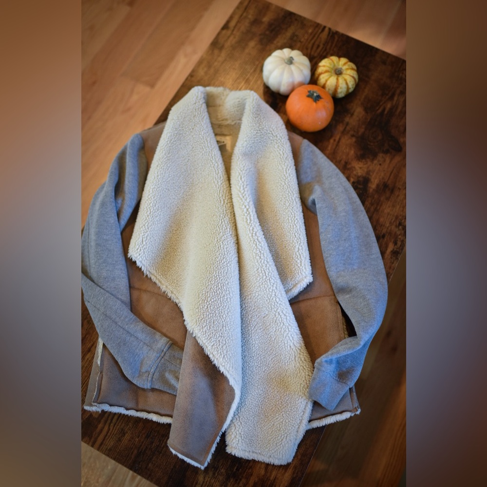 Billabong Jacket, size Small, faux shearling